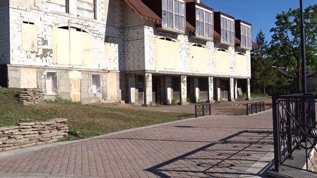 Знакомство с Тосей, прогулка с Таней на речке.