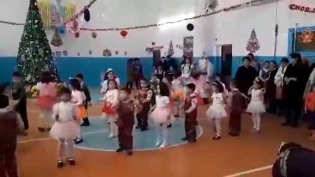 Нуралы Казына Еркин кызы жана жыл биі