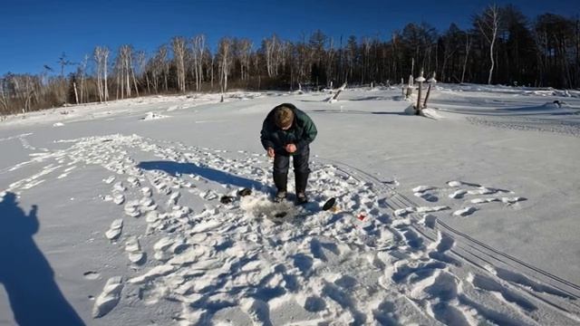 ЩУКА 4,4 КГ! РЫБАЛКА НА БУРЕЙСКОМ ВОДОХРАНИЛИЩЕ 3 ЯНВАРЯ 2023 / ЩУКА НА ЖЕРЛИЦЫ / АМУРСКАЯ ОБЛАСТЬ