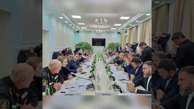 Приняла участие в совещании по вопросам службы по контракту и призывной кампании