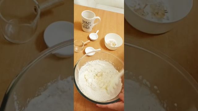 Вкус детства😋 Воздушные творожные шарики мягкие, как пух.🤩
#вкусдетства #творожныешарики