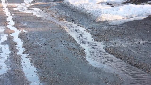 Пускаем кораблики и гуляем по лужам Весна приближается