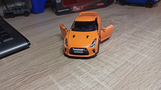 Nissan GT-R (R-35)IV'2016 coupe. Модель1-32 Mobicaro (RMZ City+Uni-Fortune)