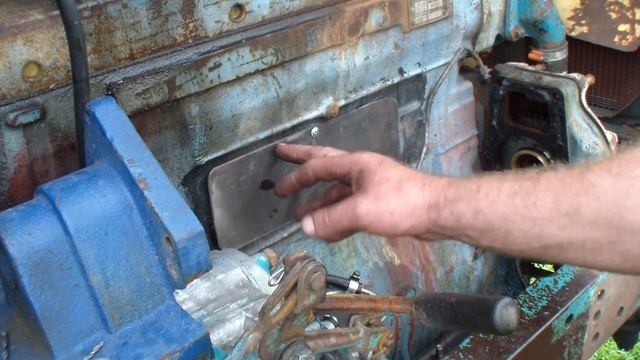Как устранить трещину в блоке трактора без сварки.