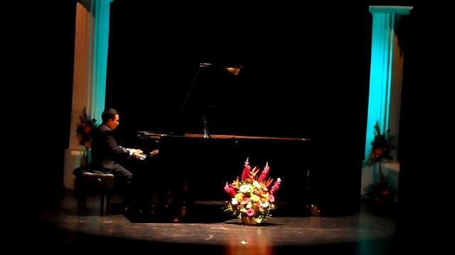 Roberto Pérez Chamalé intepreta Herculano Alvarado . Electra (Vals de Salón)