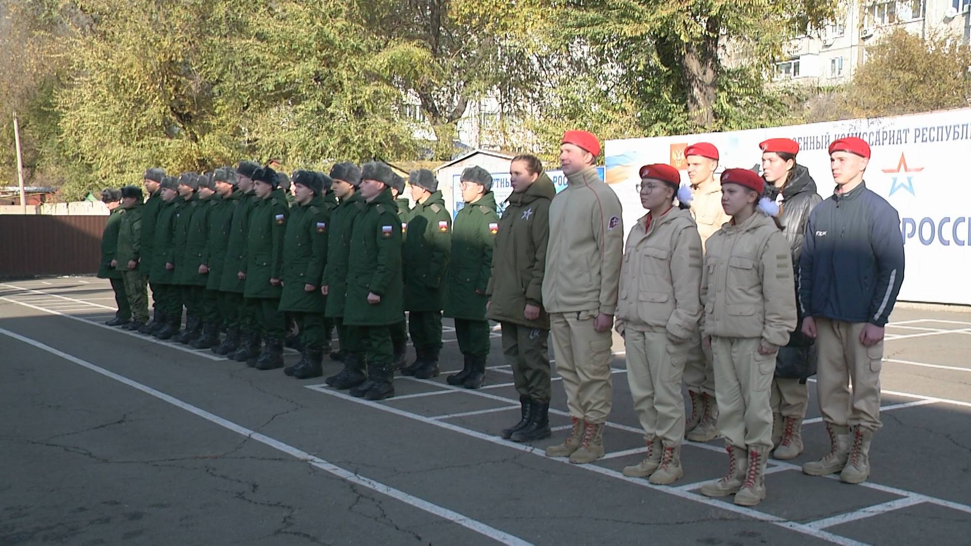 Хакасия проводила первых "осенних" новобранцев