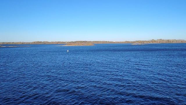 Место слияния Волги и Оки. Вид на Нижегородский кремль.