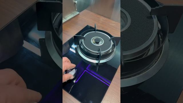 Гриль станция с газовым грилем на крыше офиса.