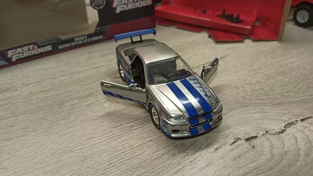 Nissan Skyline X(BNR-34)'2002 GT-R Bryan's Silver Free Rolling. Jada 1-32. Fast&Furious