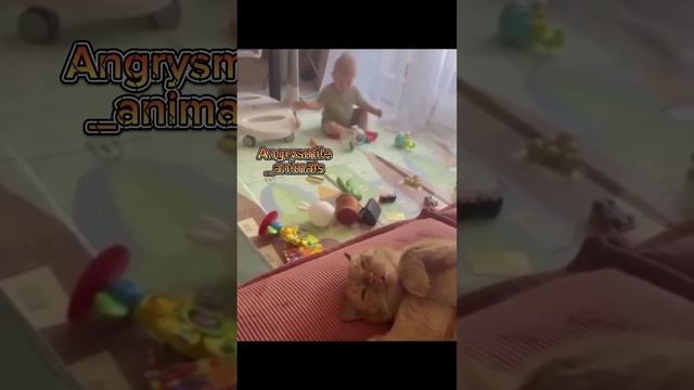 Он у меня за спиной.Нужно притворится мёртвым
