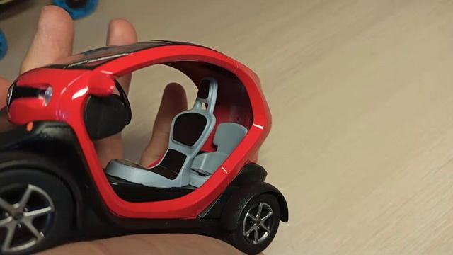 Renault Twizy'2011. Модель1-18 от Kinsfun