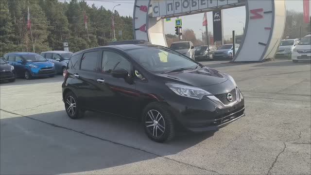 Nissan Note 1,2 л. Бензин Вариатор  (79 л.с.) 4WD 2017