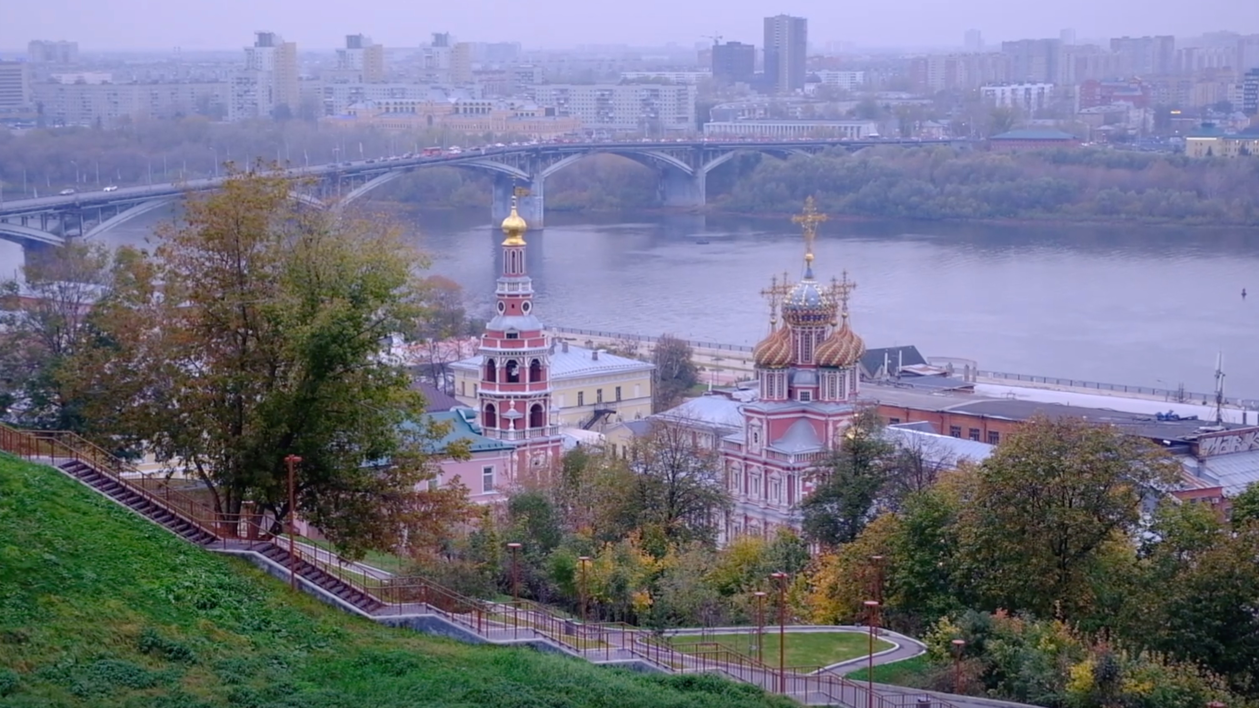 Осенний парк 800-летия Нижнего Новгорода на Набережной Федоровского