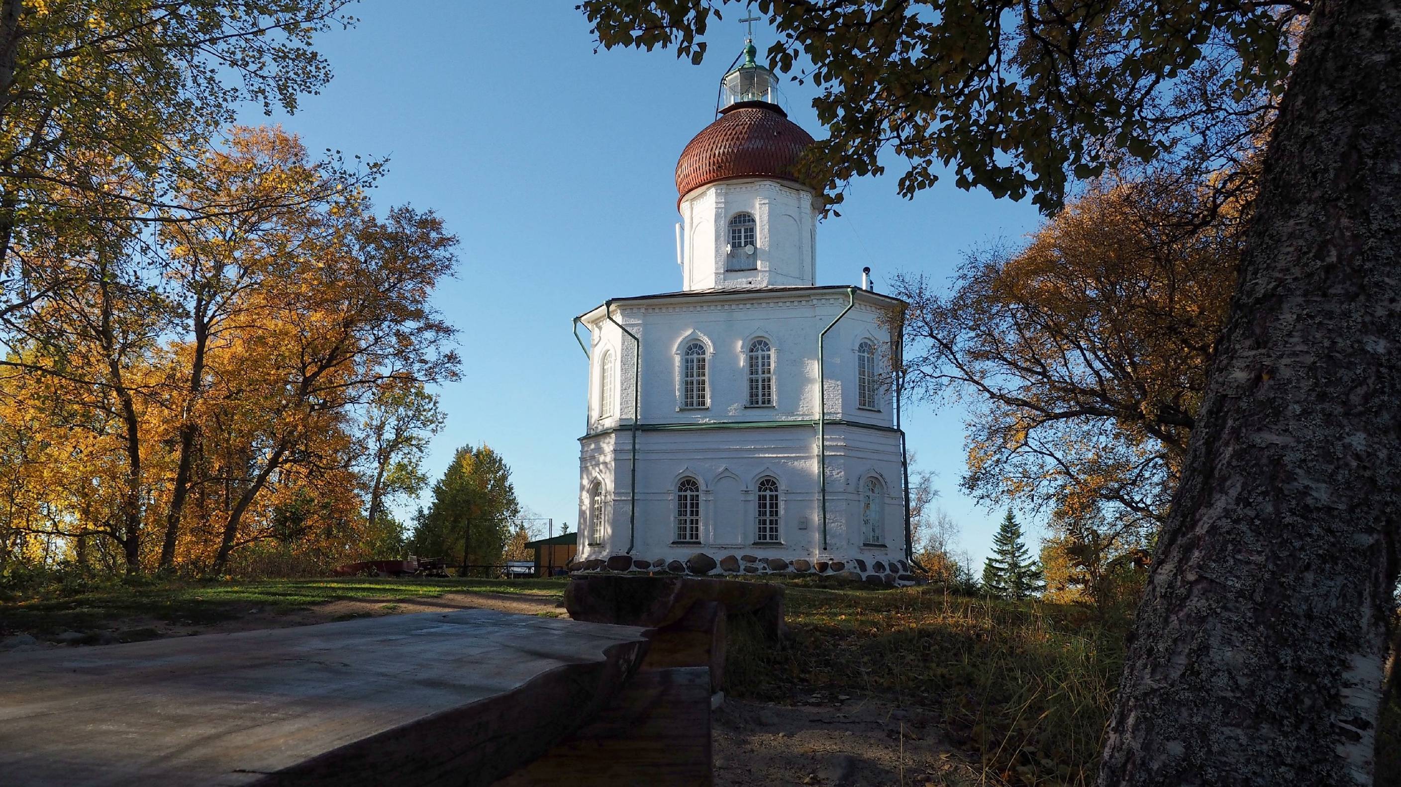 "ПОГРУЖЕНИЕ В ОСЕННИЙ ТРАНС"... (Фото группы "СЕВЕРНАЯ ГЛУБИНКА"), музыка Альберта АРТЕМЬЕВА)