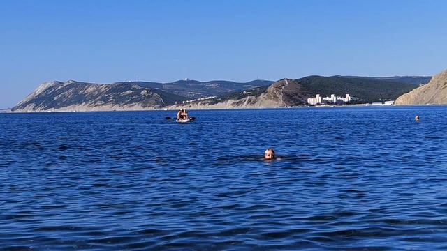 Пойдёшь купаться ~ а там дельфин. Большой Утриш, Анапа