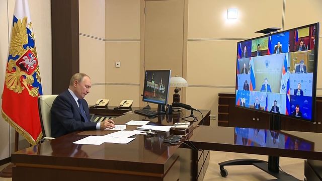 Владимир Путин: Выпускникам требуется время для адаптации к новым правилам поступления в вузы.