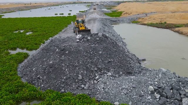 Строительство, дорога из щебёнки