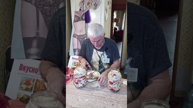 По грибы, набрали ведро мухоморов....mp4