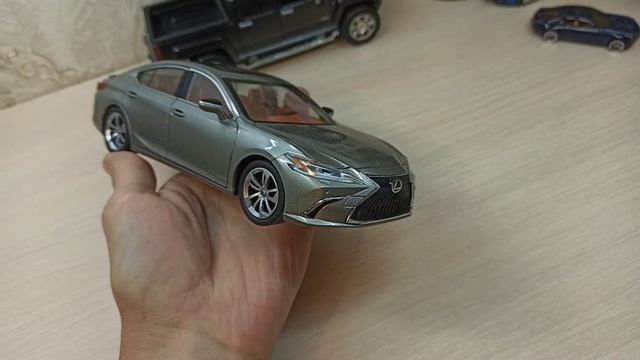 Lexus ES VII(I)'2021 300h. Модель 1-24 от Jinlifang.+