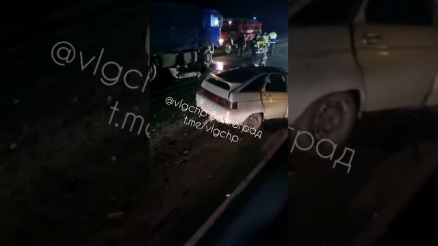 На видео сняли место жуткого ДТП с участием большегруза под Волгоградом