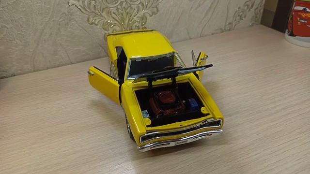 Dodge Coronet'1969 Super Bee Coupe. 1-24 Motormax.+