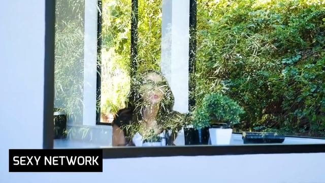 Lisa Ann And Johnny Sins  SEXY NETWORK