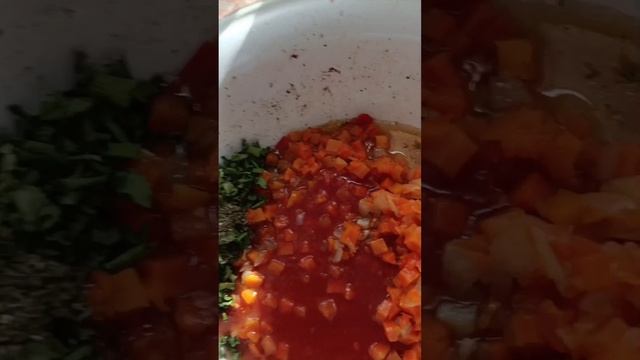 свиные рёбрышки с картошкой и овощами