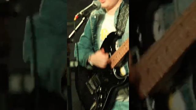 «Выпускной» Басты. Самая популярная песня выпускников. Готовлю #guitar #cover #music #singer #голос