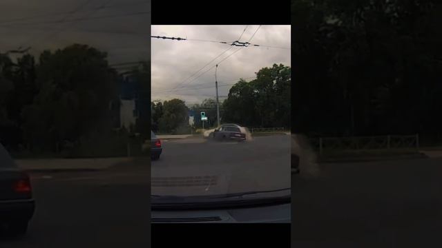 ДТП/ПРОЛЕТЕЛ НА КРАСНЫЙ/ВЕЛИКИЙ НОВГОРОД