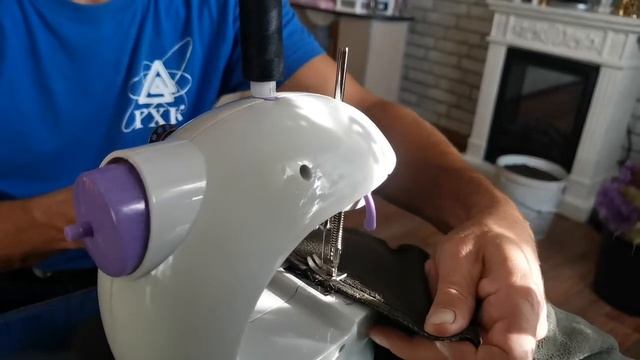 Швейная машинка из детского мира. на что способна.