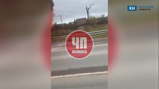 В Калужской области прямо на трассе сгорел пассажирский автобус