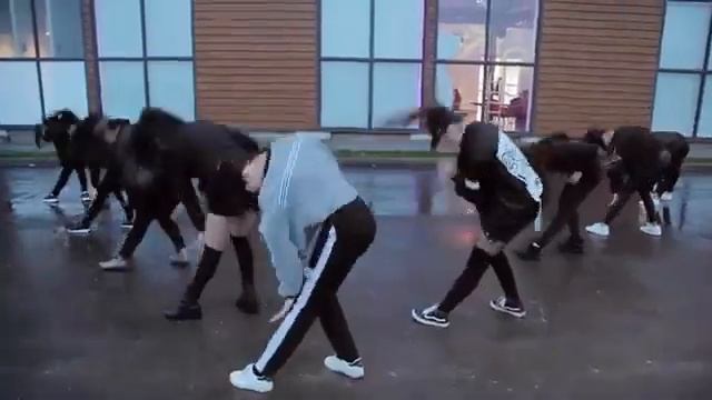 Айдана Дека танец очень шикарная лайкни если не жалко