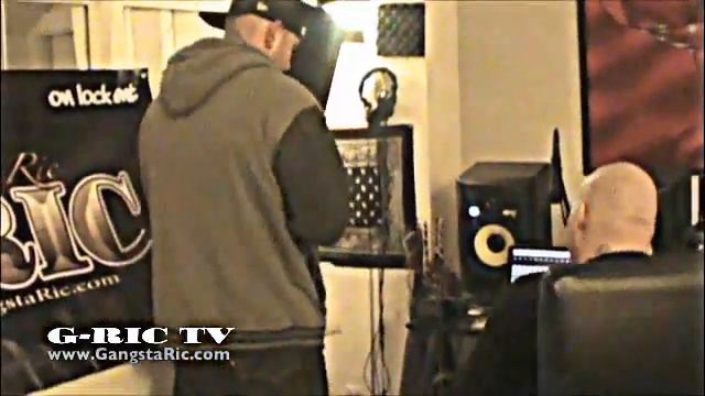 JASPER LOCO in GANGSTA RIC Home Studio - live footage - 2014