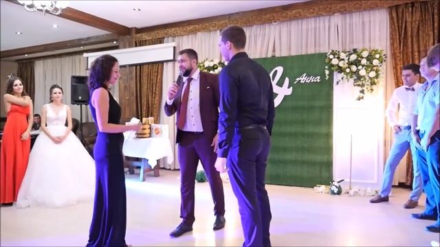 Свидетель убил всех женским танцем на свадьбе! Тамада под столом!