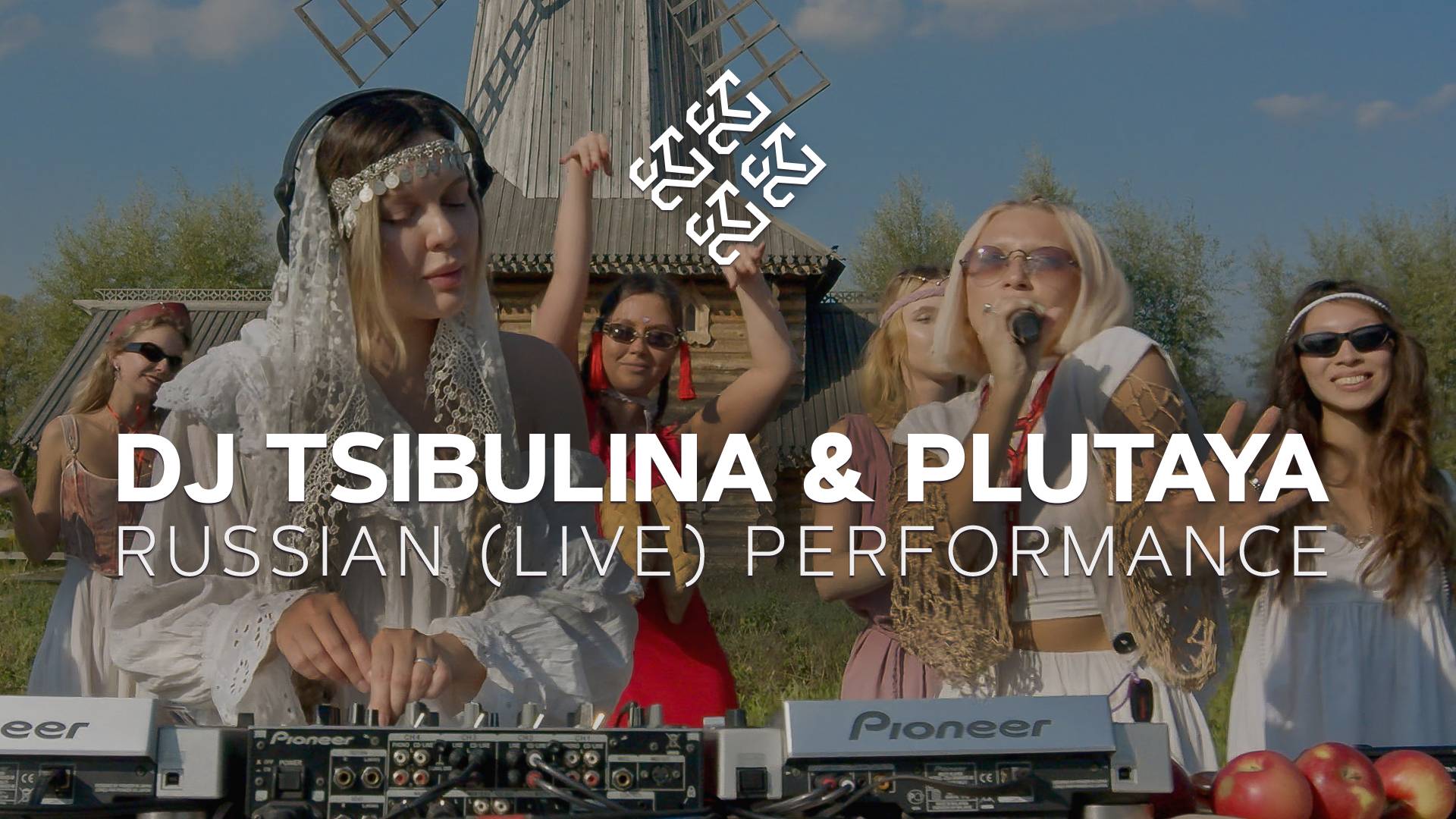 DJ Tsibulina & Plutaya – Russian (Live) Performance, Moscow [Organic house / Downtempo / DJ Set]