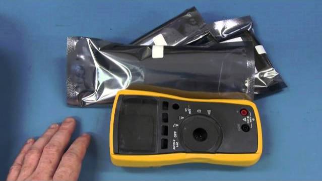 EEVblog #597 - Fluke 114 Kit Multimeter + Sparkfun/Fluke Rant