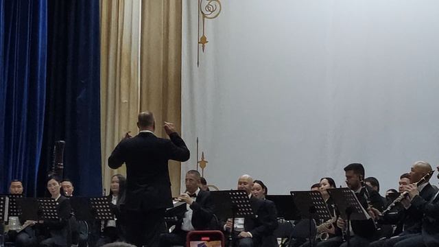 солирует Ляхов