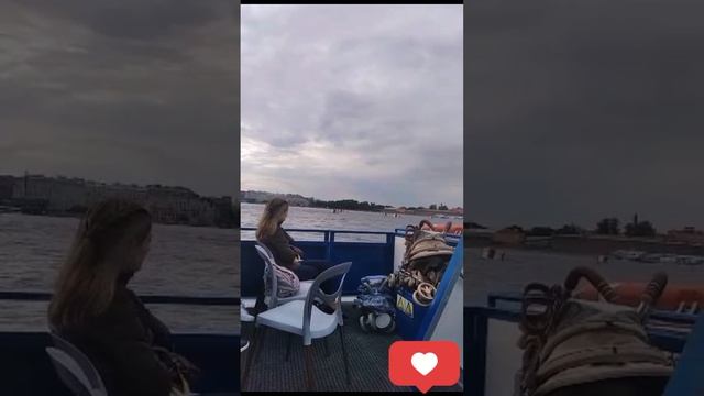 Снова фрагмент морской 🌊 прогулки по рекам и🛥каналом Петербурга