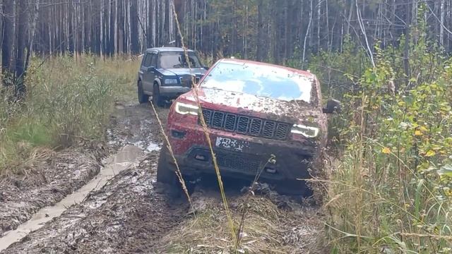 offroad Jeep Grand Cherokee wk2 trailhawk advertising