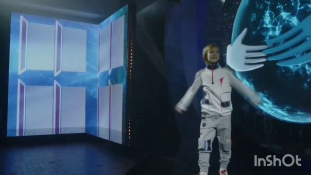 Шоу "Путешествие по вселенной возможностей Академии Первых".