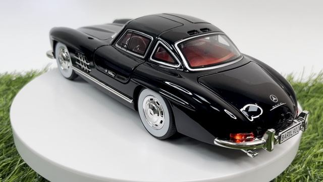 Модель машины Mercedes 300sl 1:32