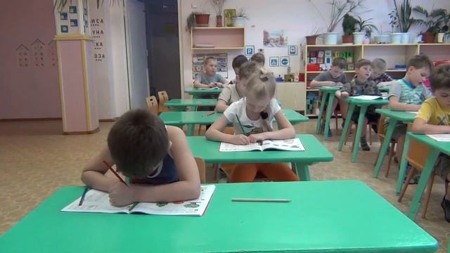 Североонежск. Д\с Елочка. Выпуск 2014. Занятие в группе.