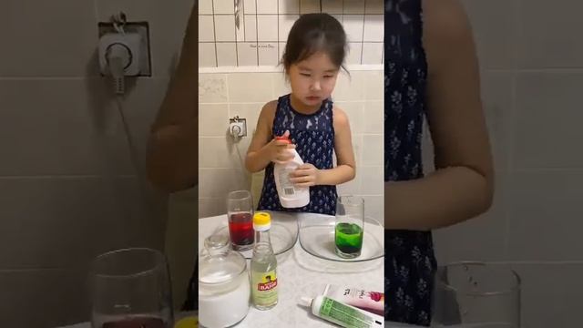 "Цветной вулкан" Сыромятникова София , 6 лет
