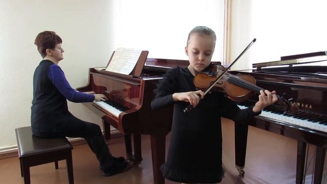 Комарова Ася. Українська народна пісня "У сусіда хата біла" обробка П. Шольца.