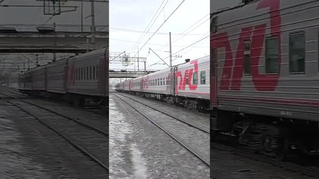 Электровоз ЭП2К-388 (ТЧЭ-6) с пассажирским поездом №392У Москва - Челябинск.