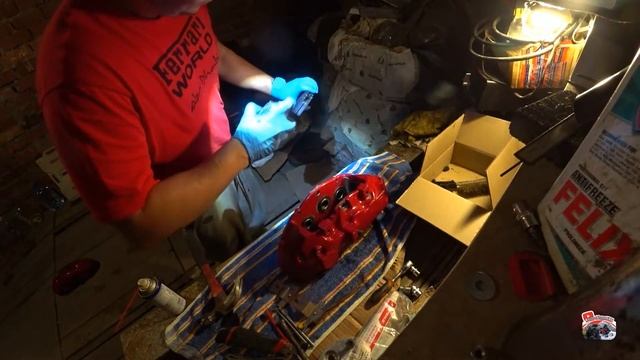 Тормоза Brembo 6 поршней на Land Rover Discovery 4.