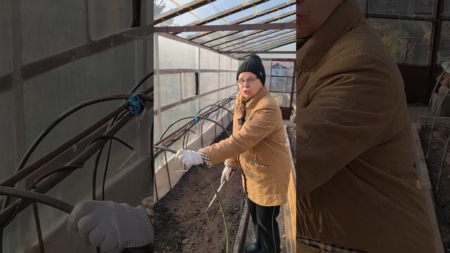 Пора уже закругляться с теплицей!