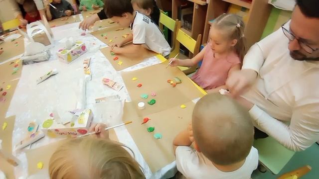 День пап в детском саду. Мастер-класс: "Роспись пряников".