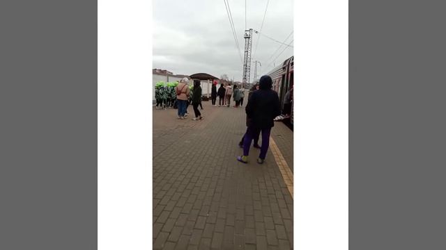 Уезжаю из Невьянска. Друзья и любимая дочка провожают. Ейск.Встреча с мужем.