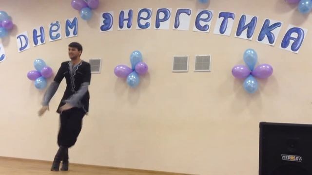 Зажигательный восточный танец - подарок будущим энергетикам